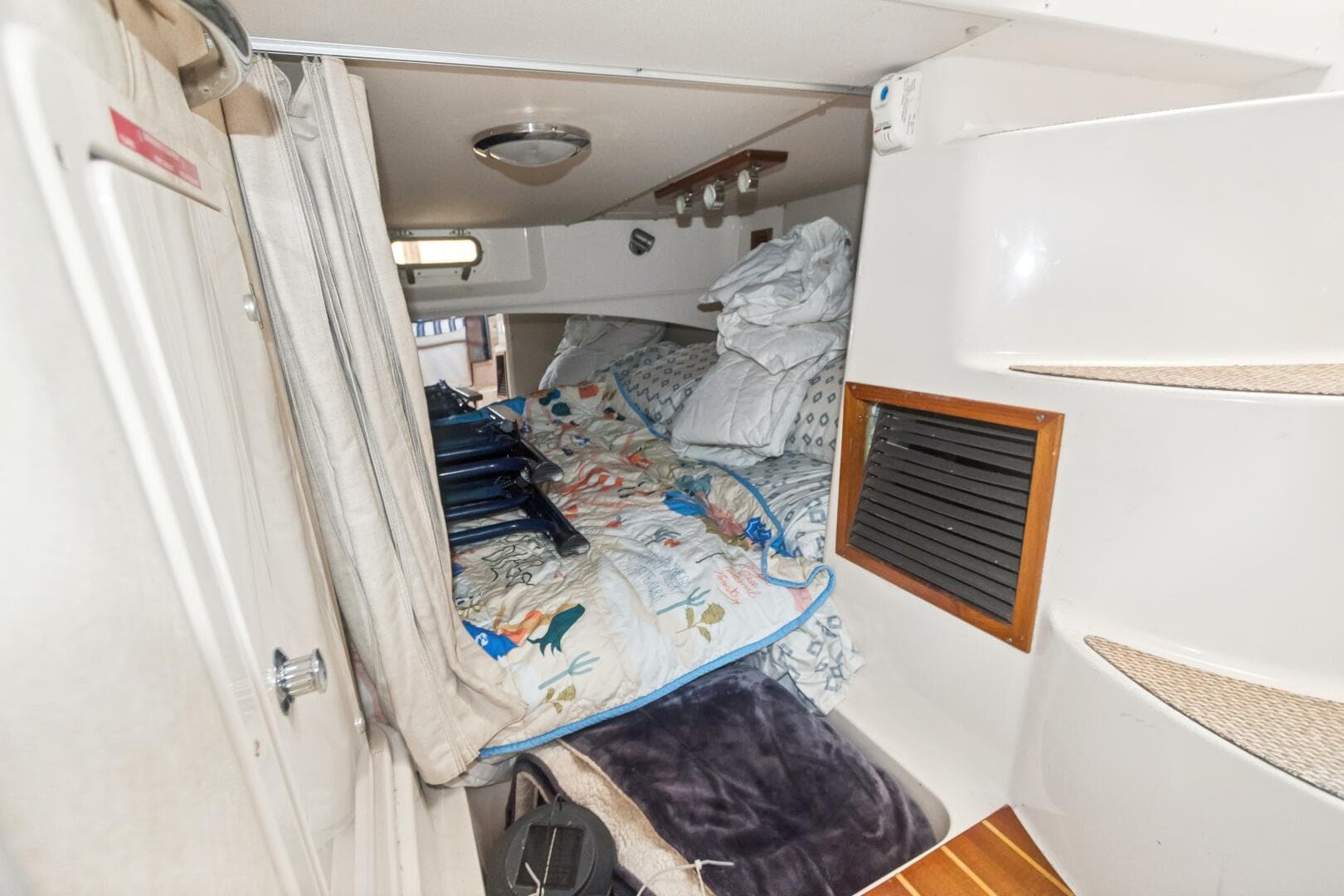 2006 Grady-White 330 Express — photo 10