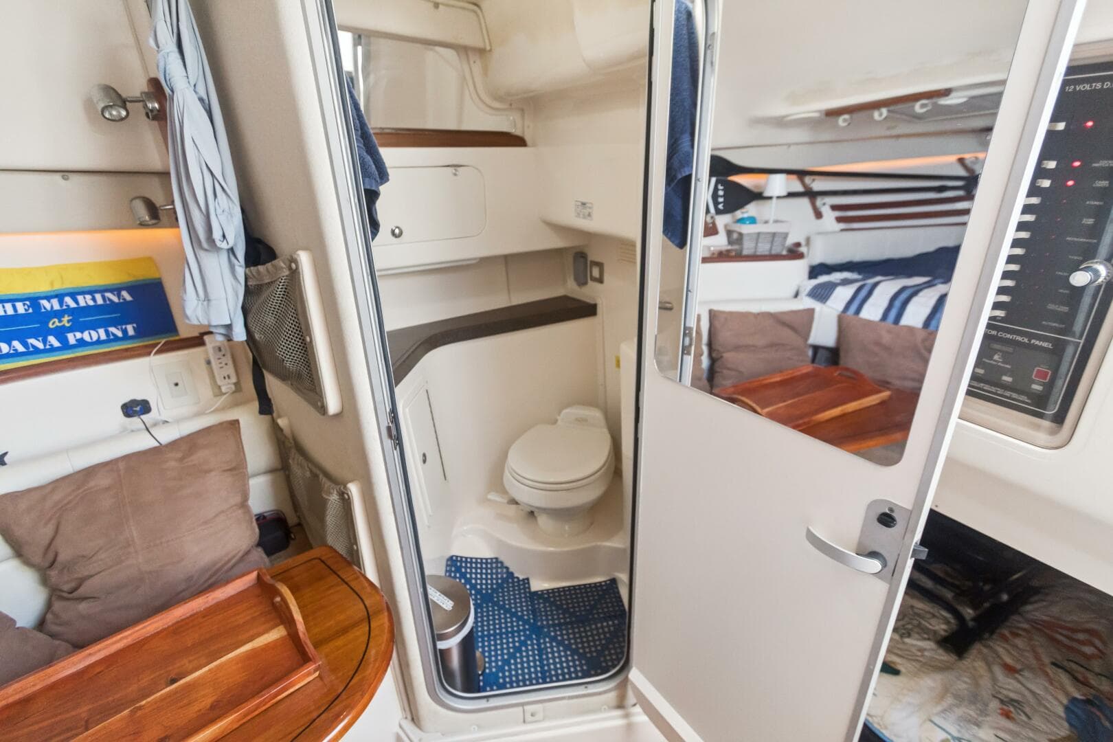 2006 Grady-White 330 Express — photo 8