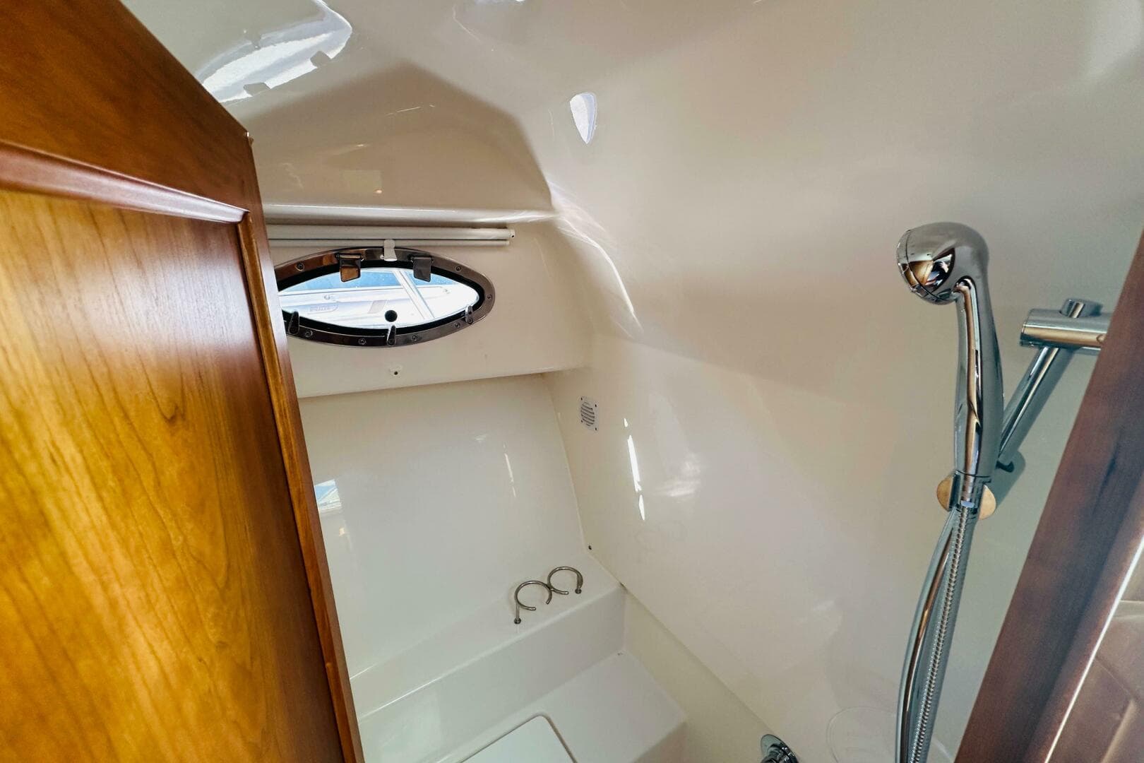 2024 Back Cove 34O — photo 10