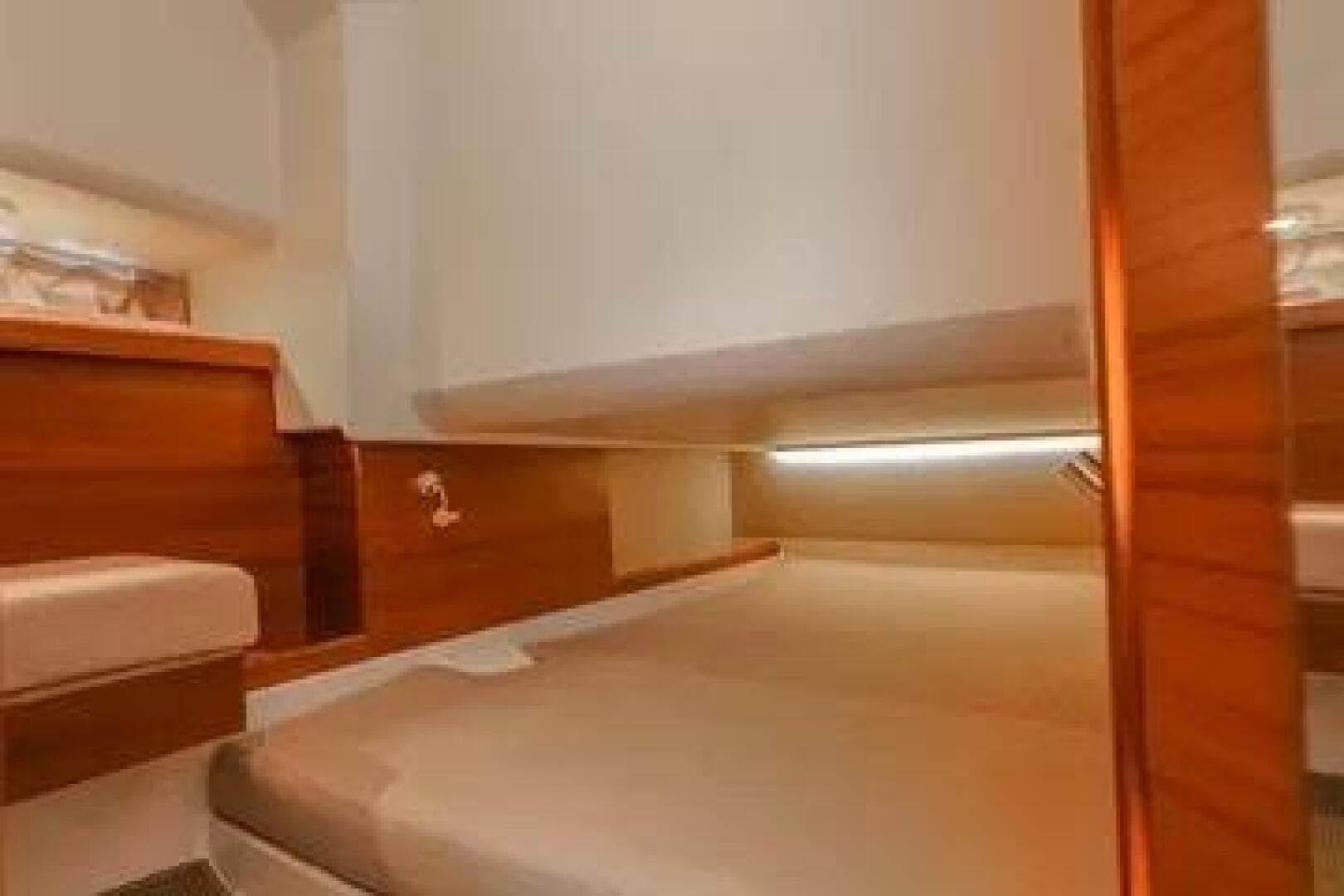 2022 Nimbus T11 — photo 13