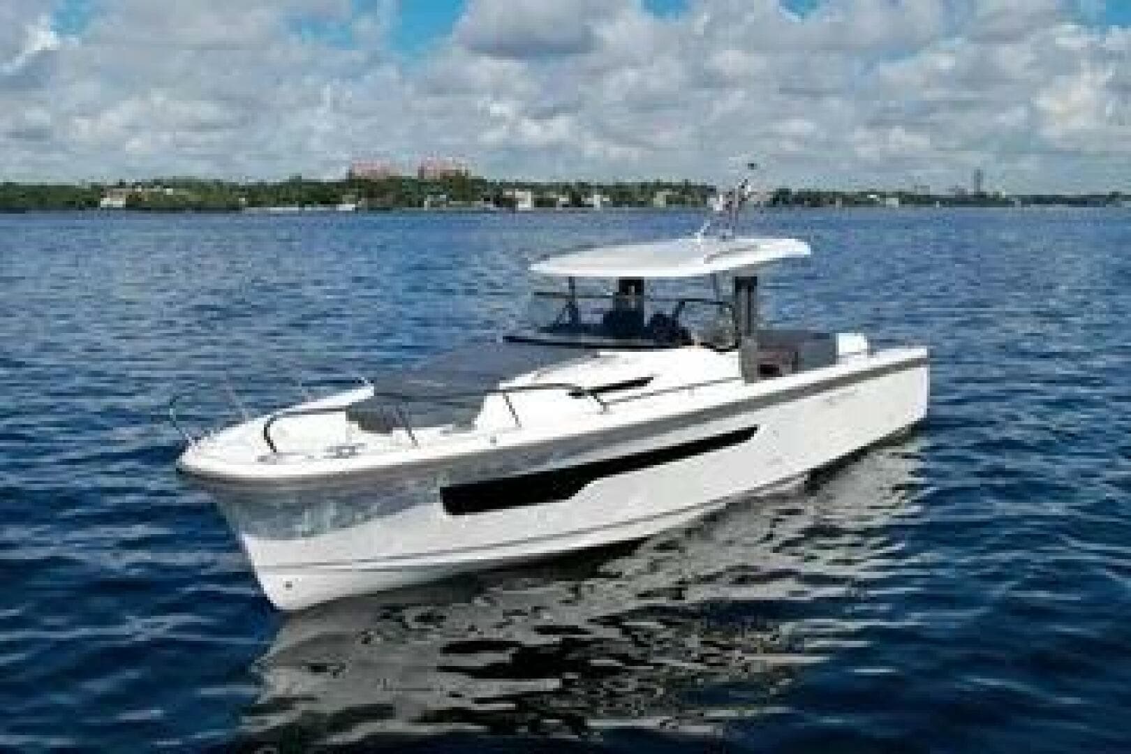 2022 Nimbus T11 — photo 2