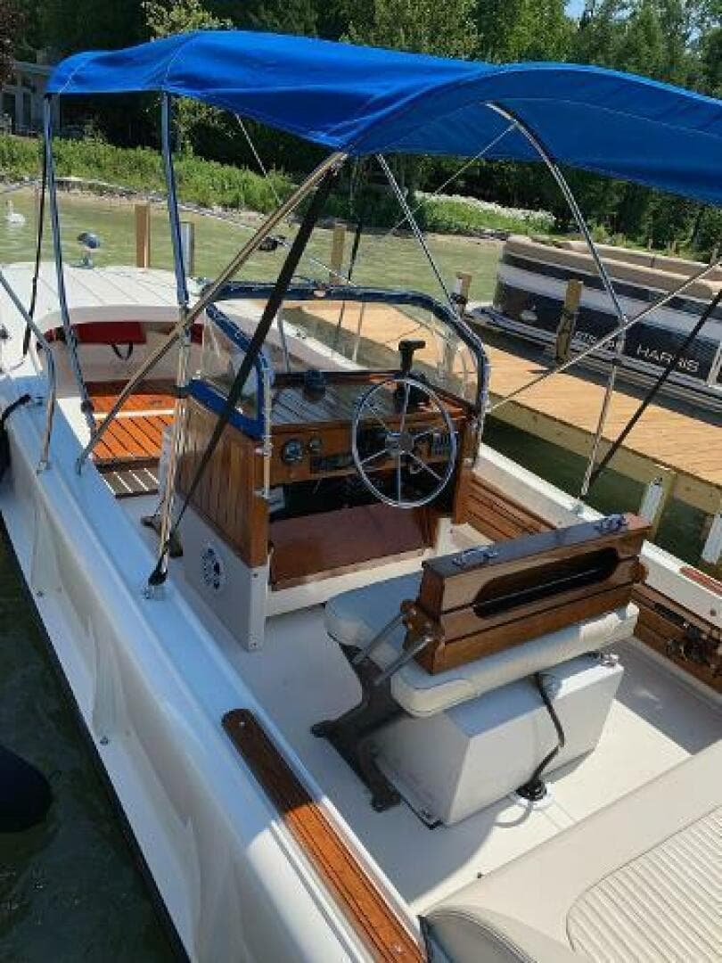 1972 Boston Whaler 21 Outrage Rib Side — photo 5