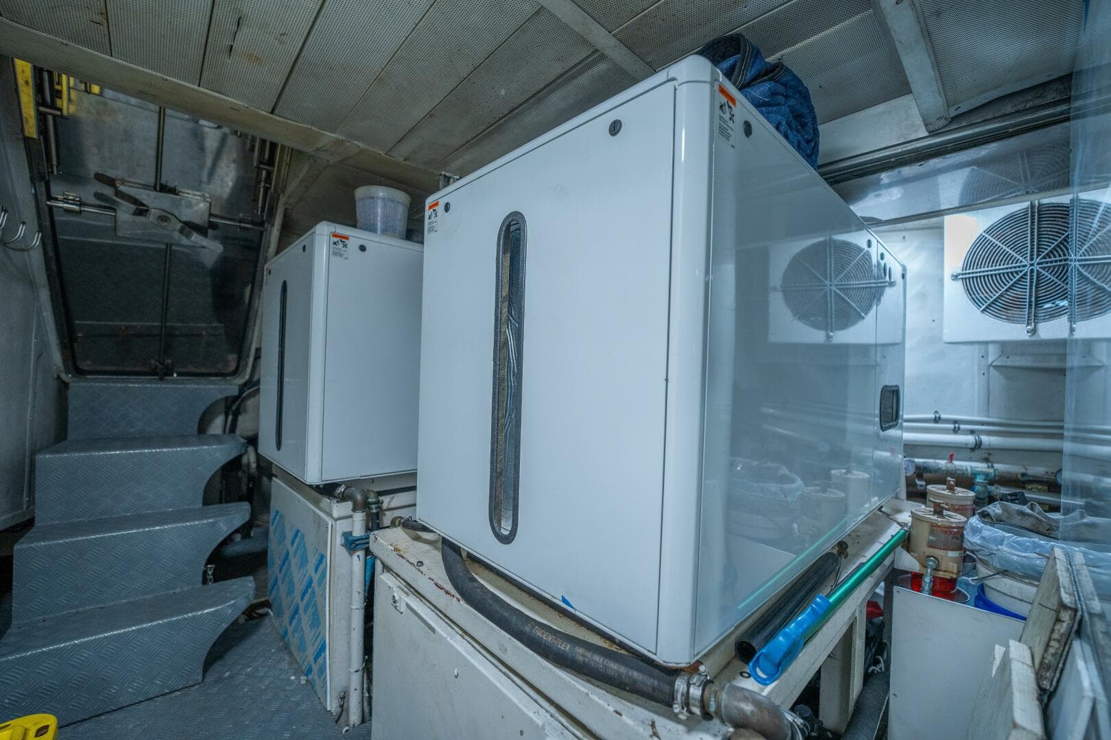 2004 Azimut 80 Carat — photo 29