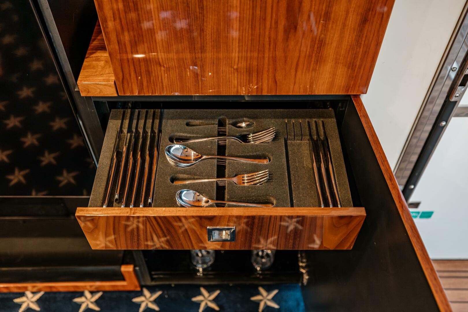 2011 Fairline 65 Squadron — photo 44