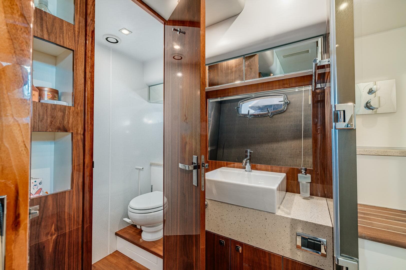 2011 Fairline 65 Squadron — photo 51