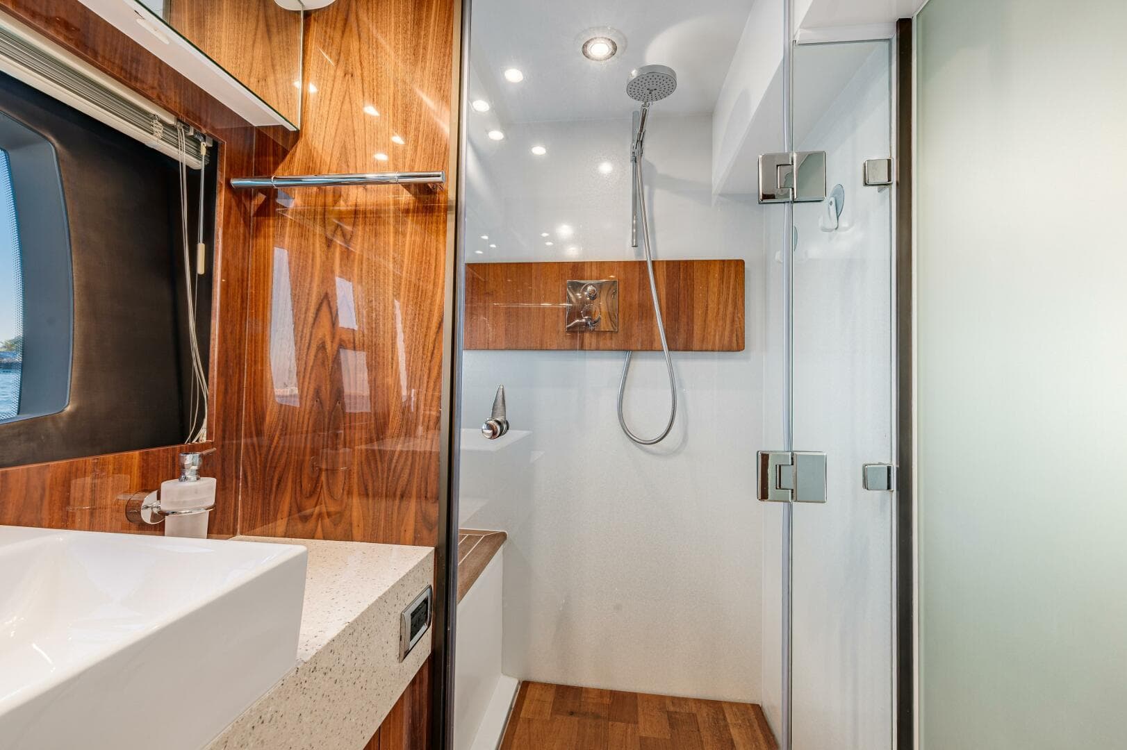 2011 Fairline 65 Squadron — photo 56