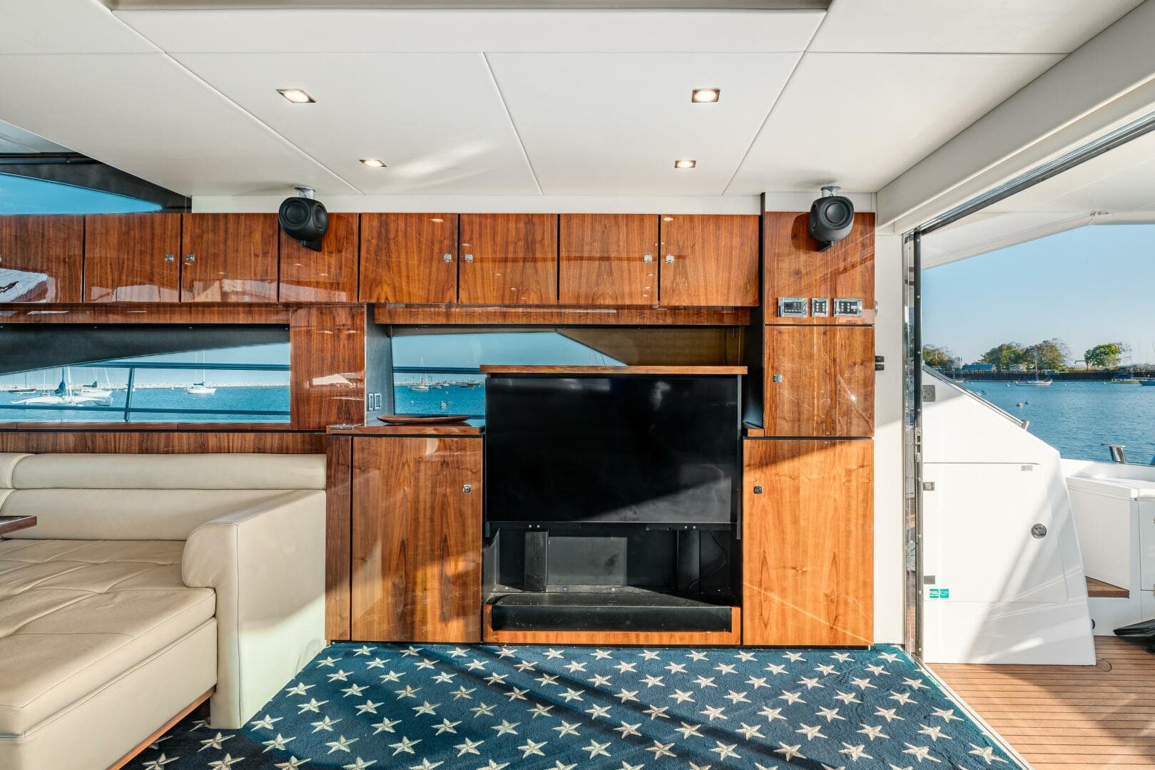 2011 Fairline 65 Squadron — photo 36