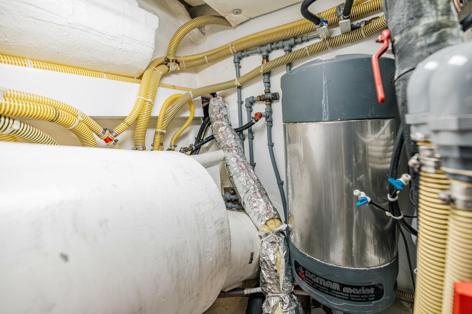 2011 Fairline 65 Squadron — photo 66