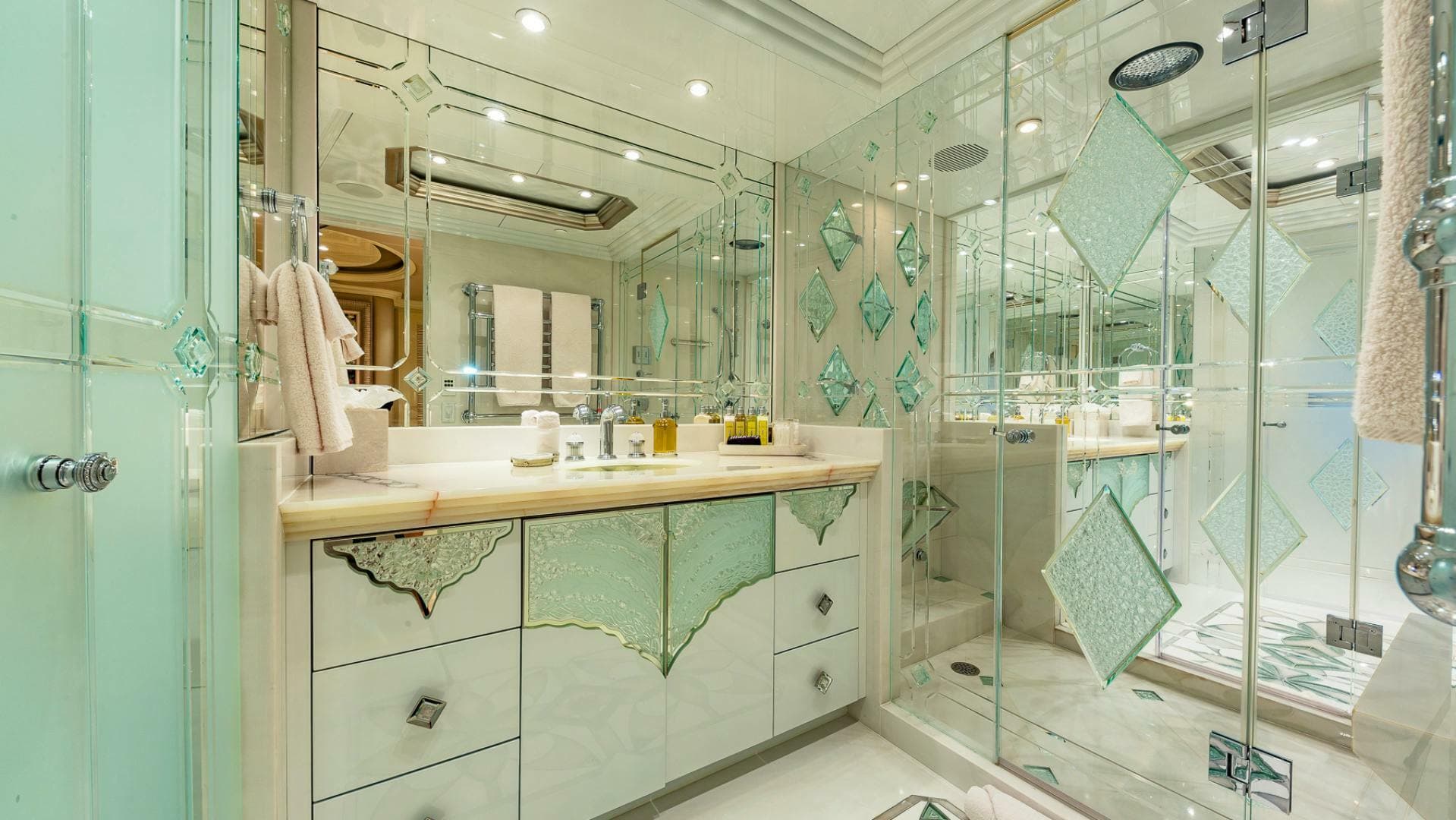 2002 Christensen 145 — photo 28