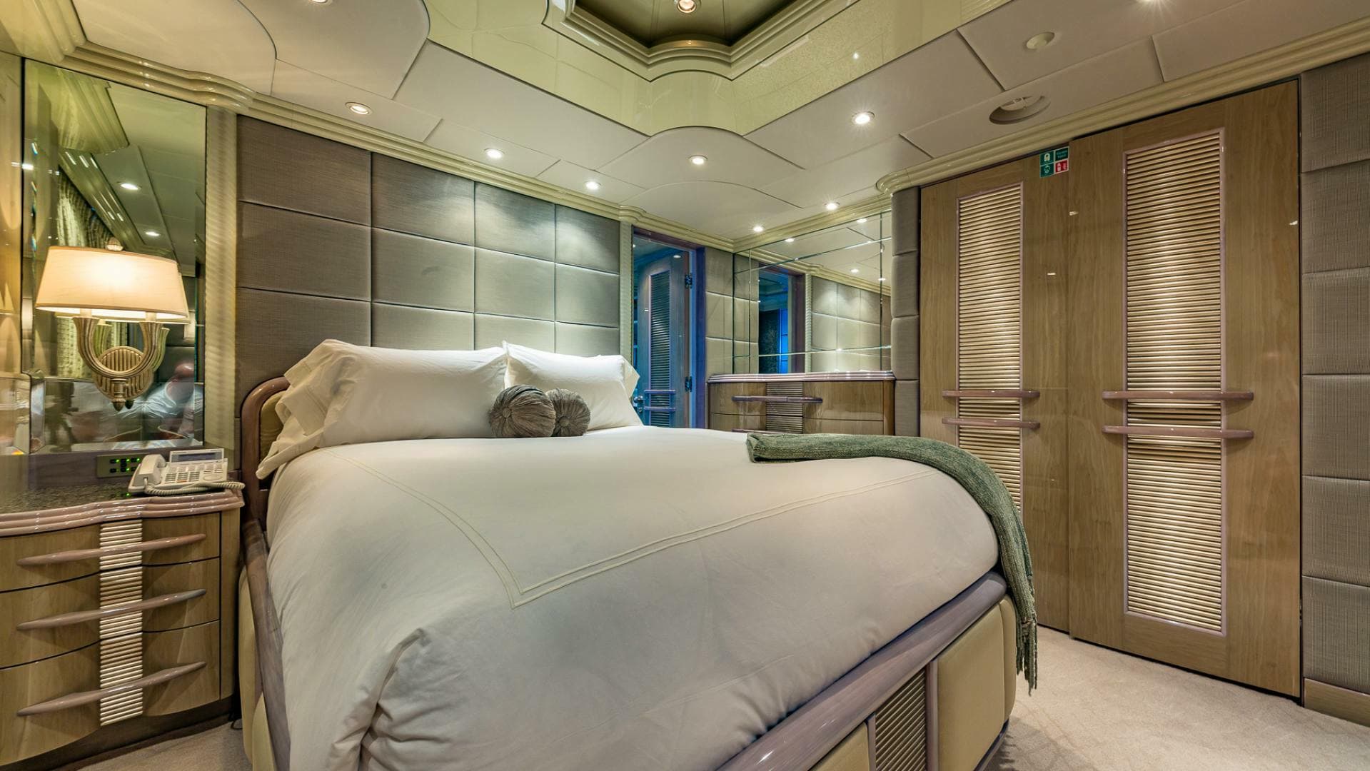 2002 Christensen 145 — photo 29