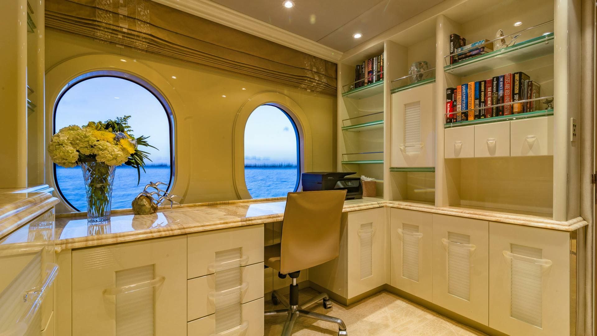 2002 Christensen 145 — photo 26