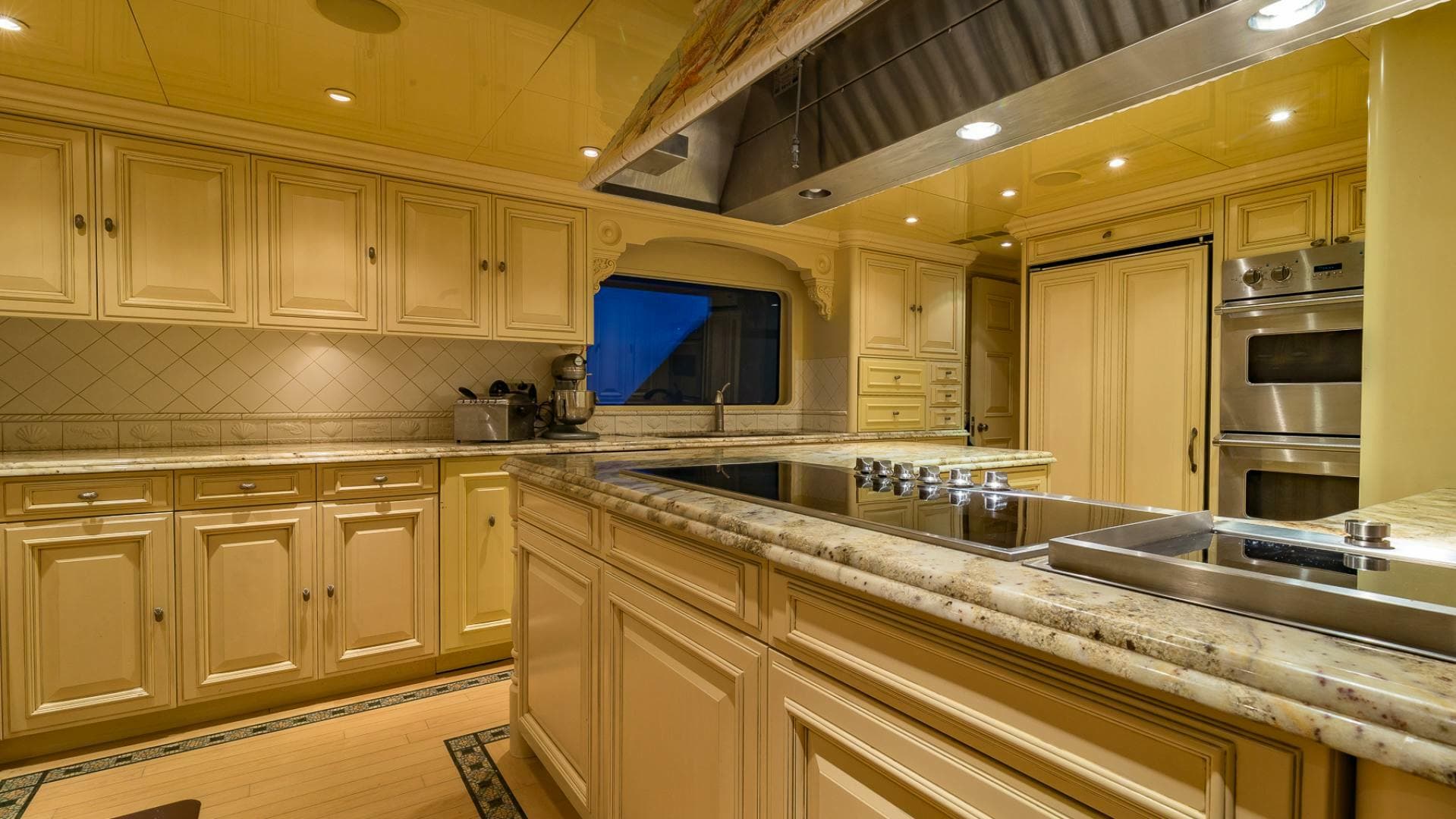 2002 Christensen 145 — photo 22