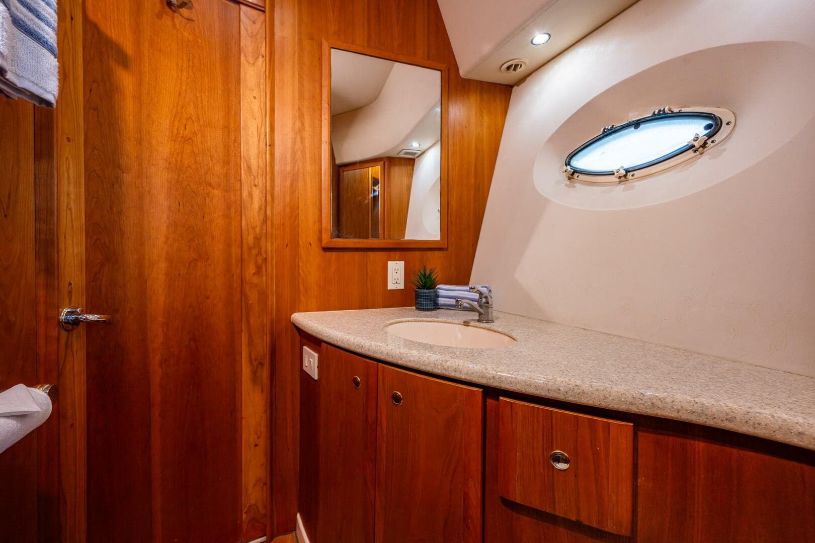 2001 Silverton Sport Bridge — photo 24