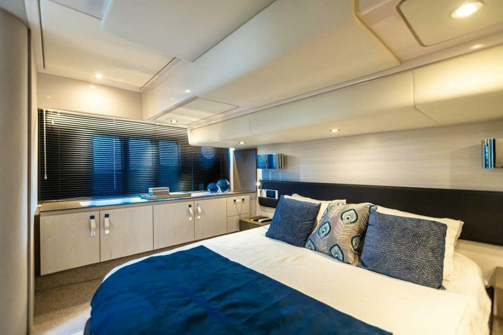 2020 Azimut Custom — photo 34