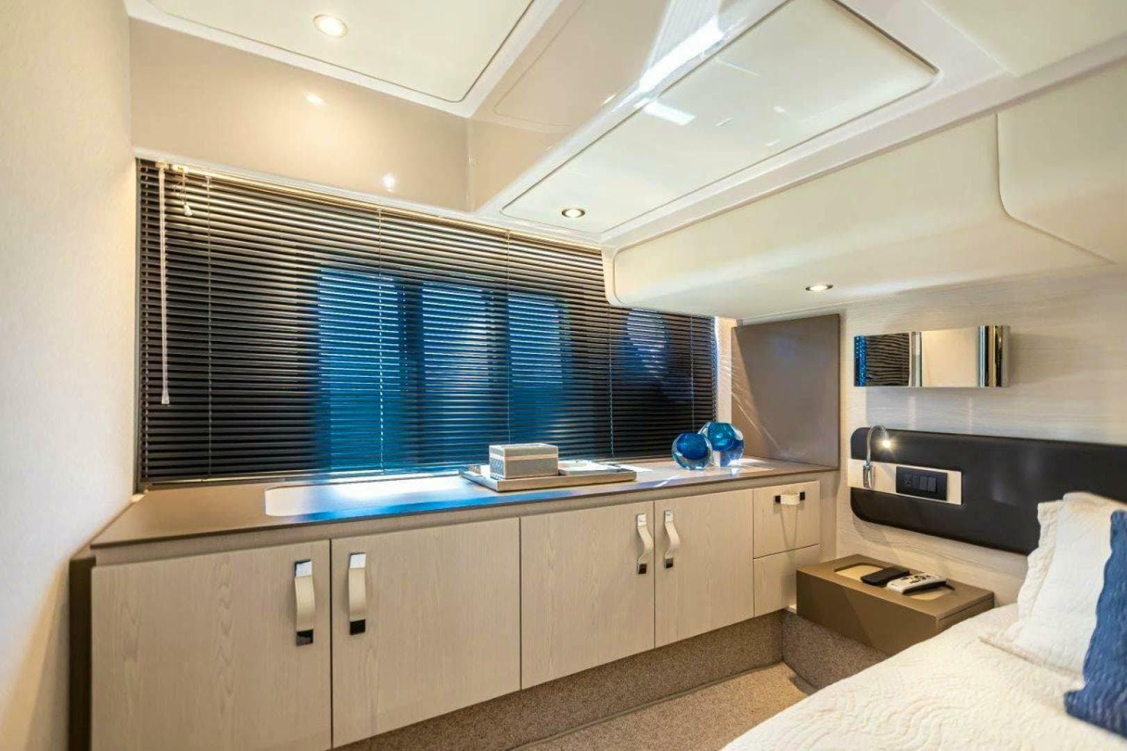 2020 Azimut Custom — photo 32