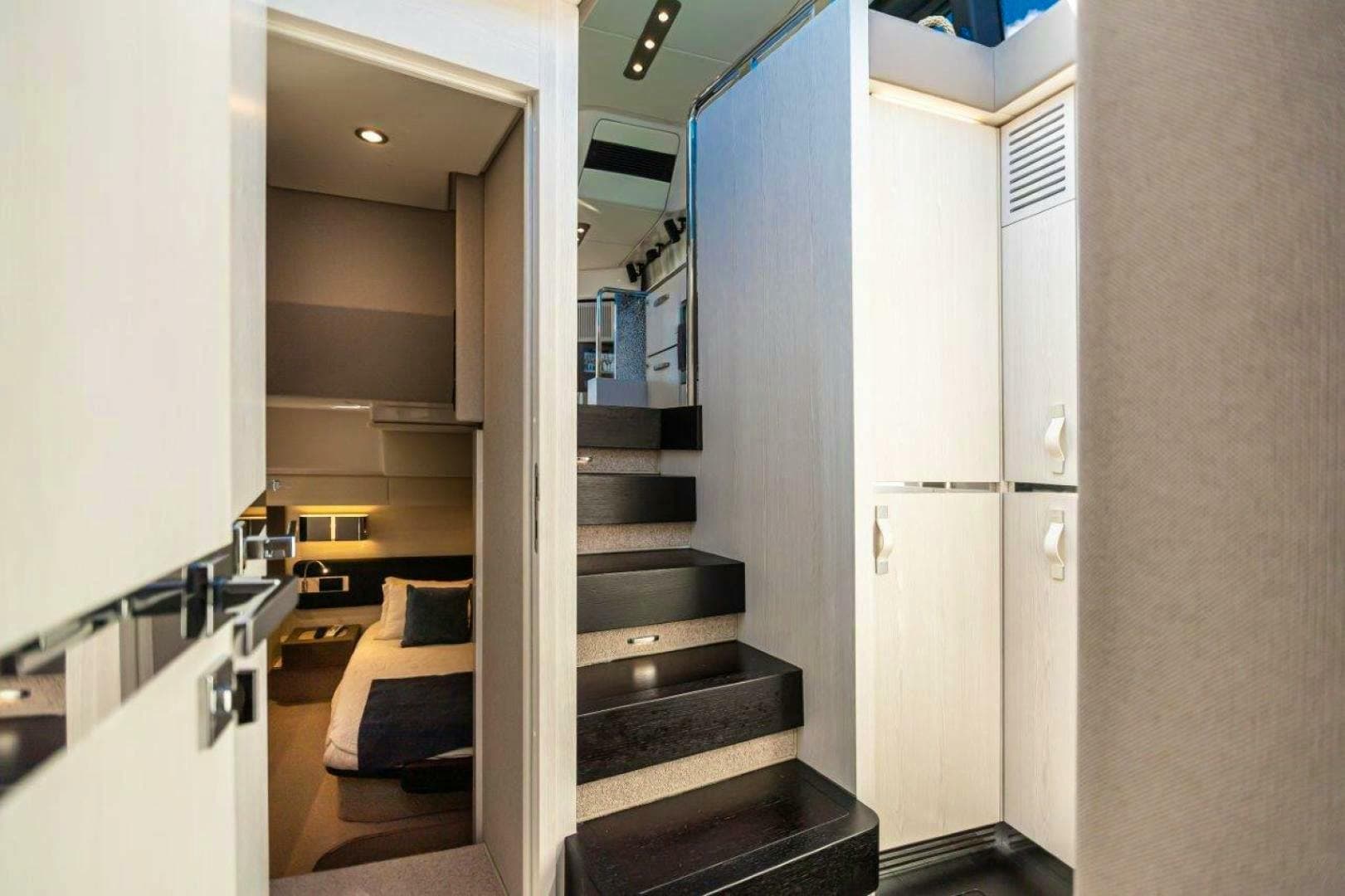 2020 Azimut Custom — photo 37