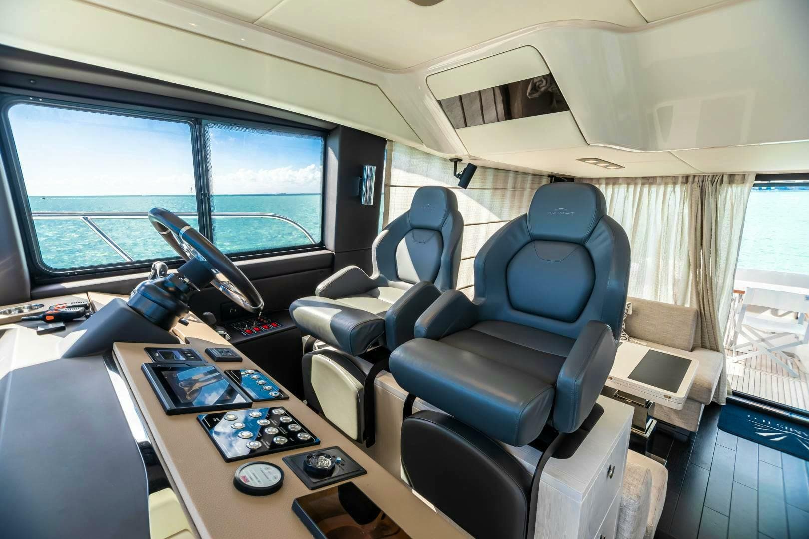 2020 Azimut Custom — photo 26