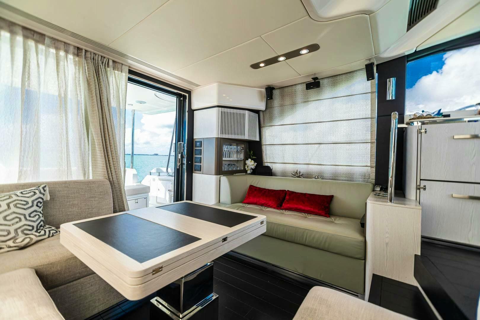 2020 Azimut Custom — photo 25