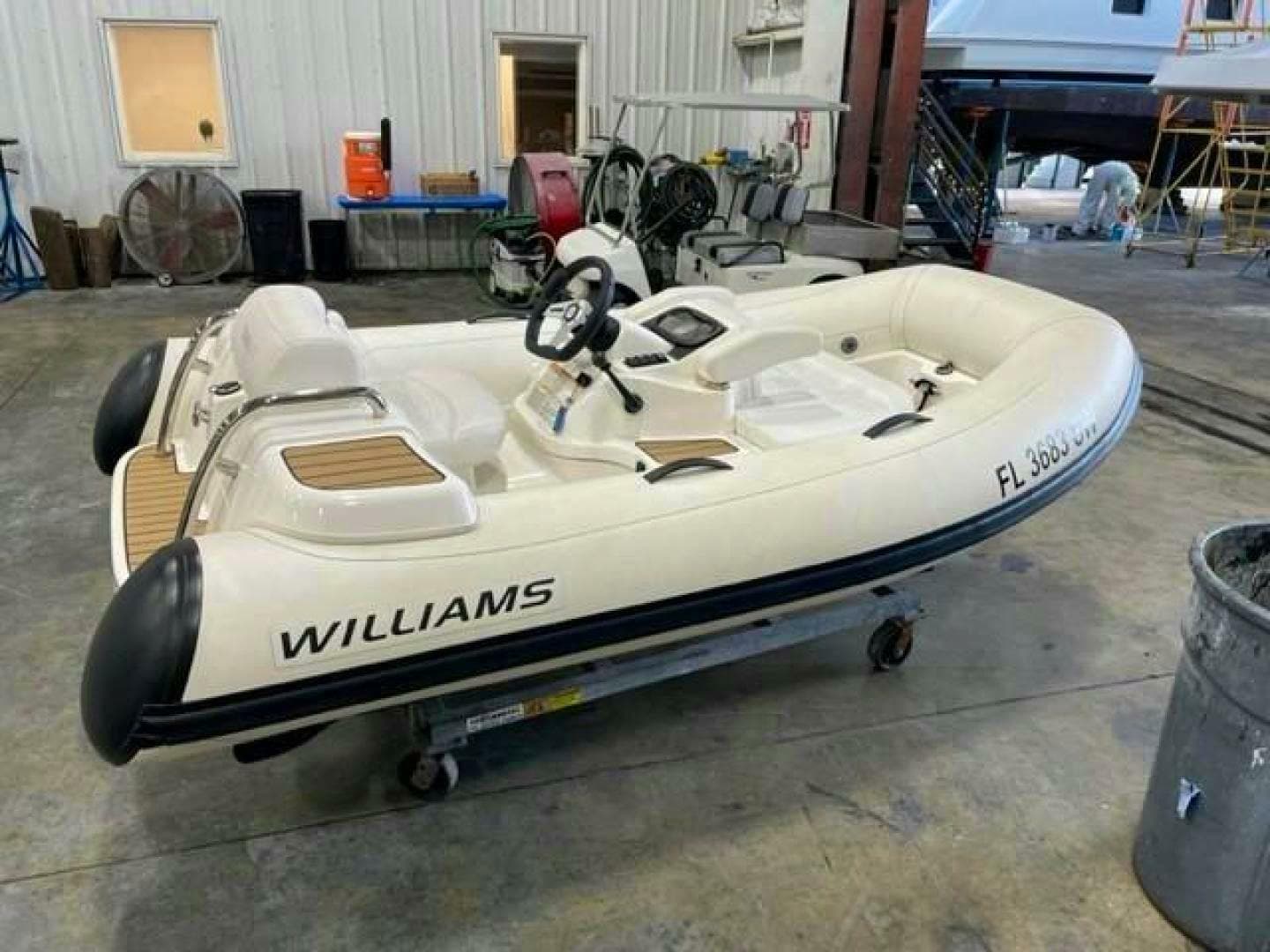 2020 Azimut Custom — photo 52