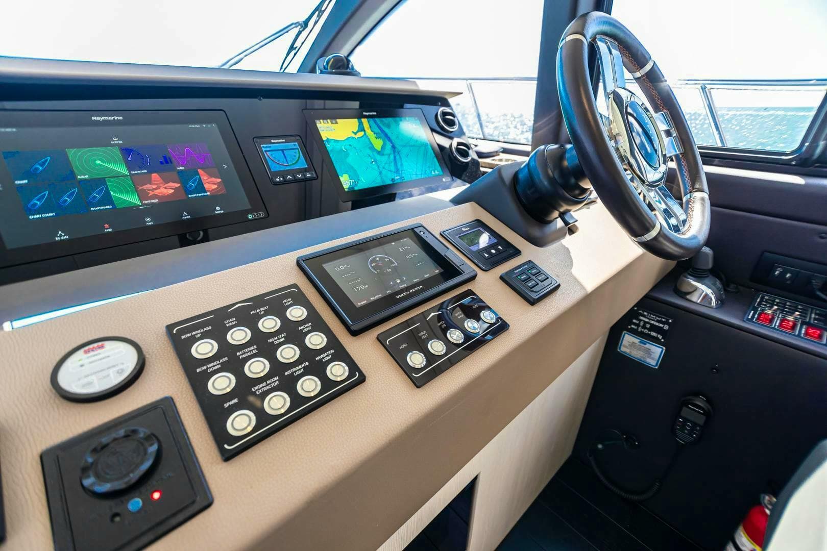 2020 Azimut Custom — photo 28