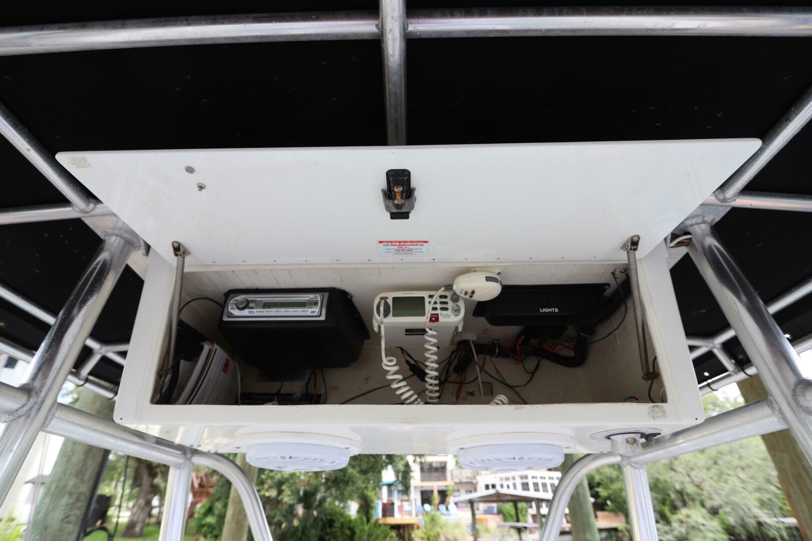 2001 Fountain 25 CC — photo 15