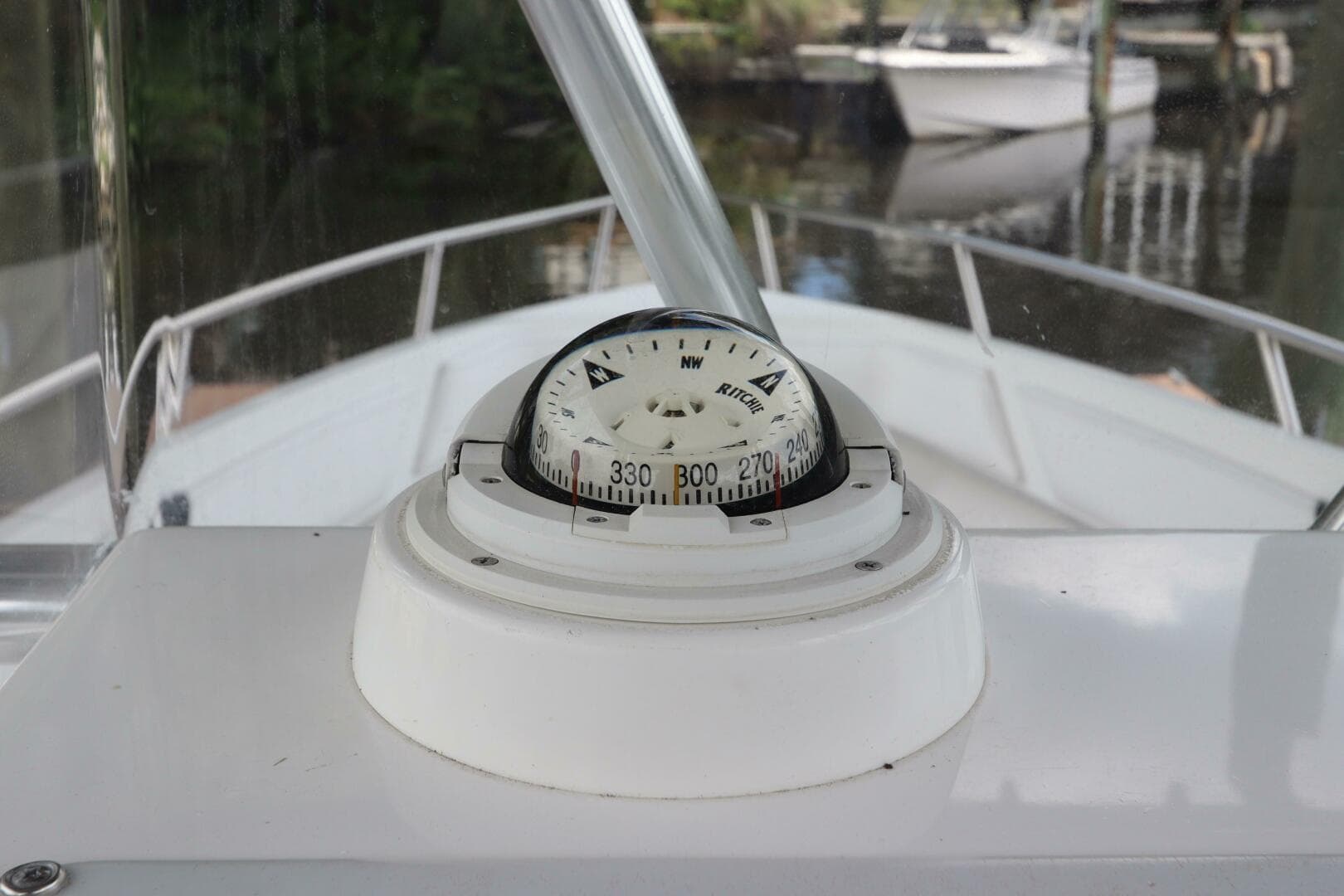 2001 Fountain 25 CC — photo 17