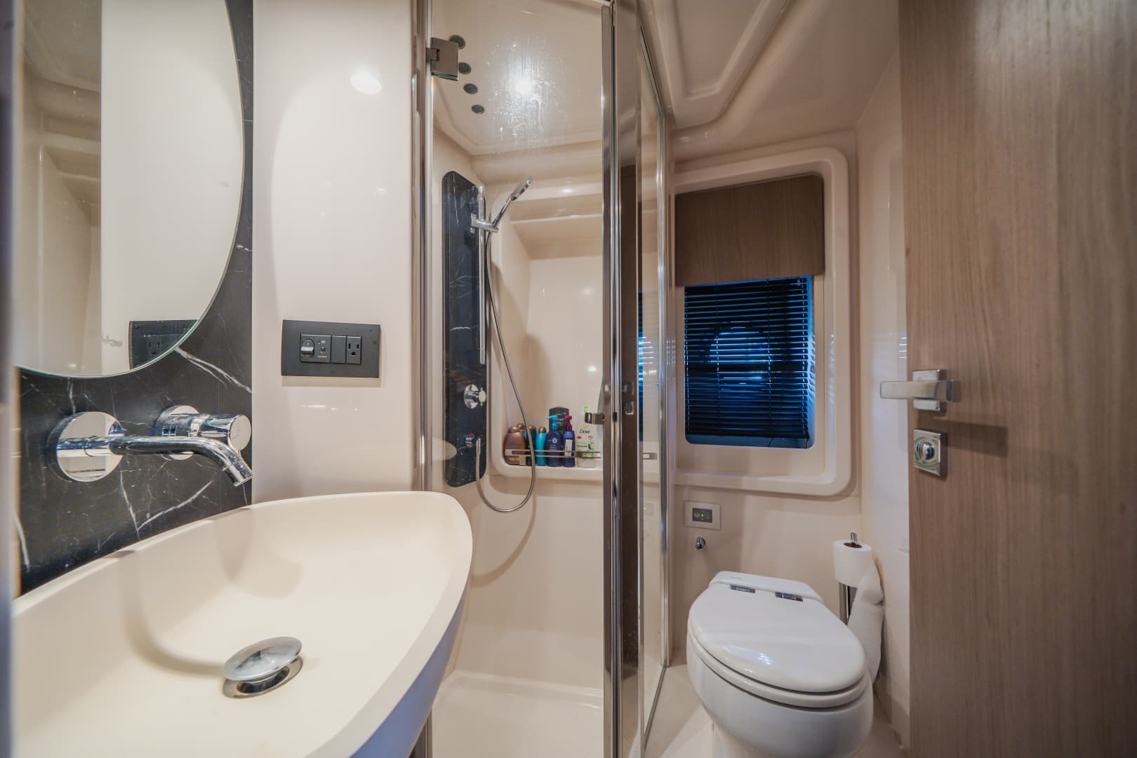 2022 Azimut 50 Fly — photo 15