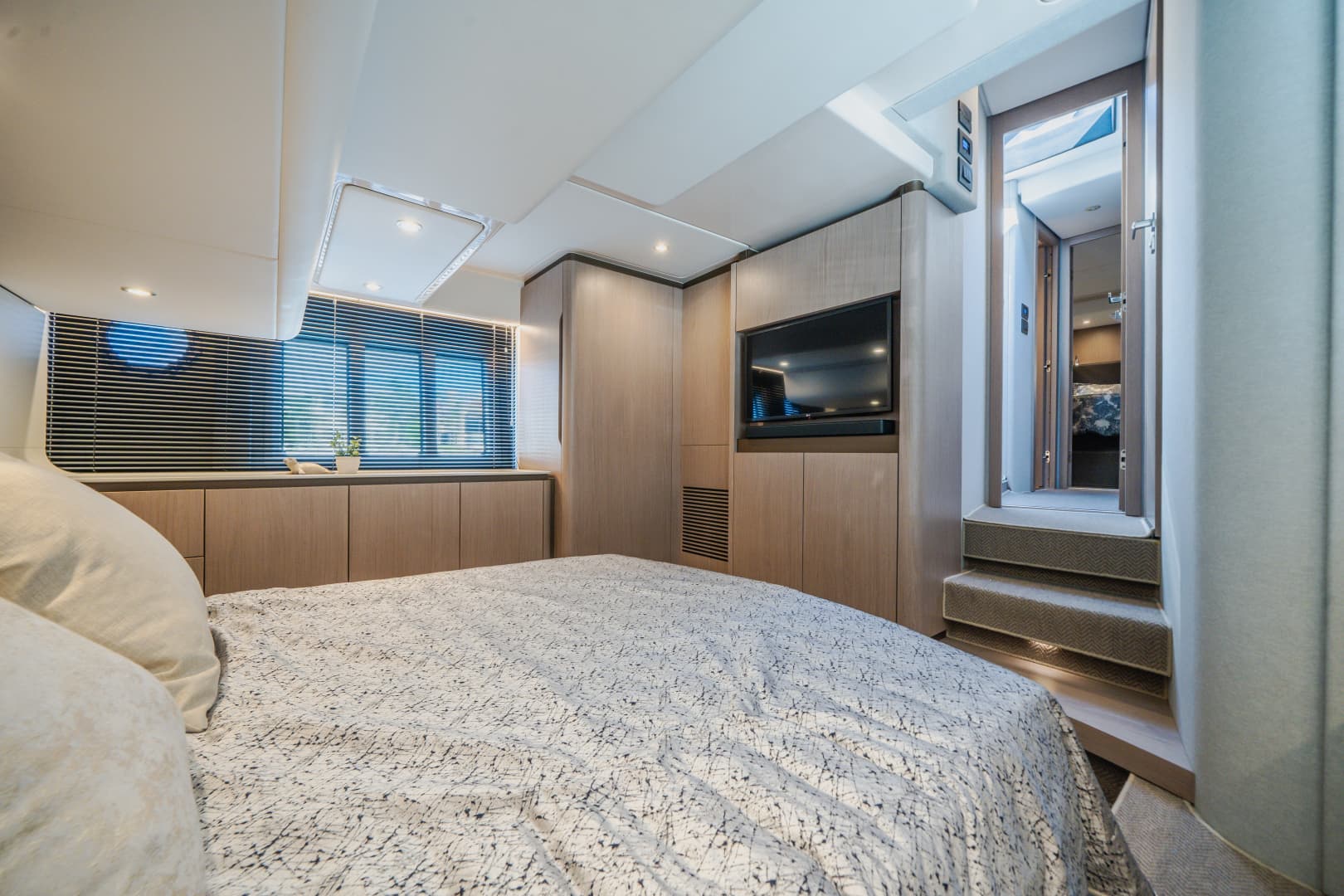 2022 Azimut 50 Fly — photo 20