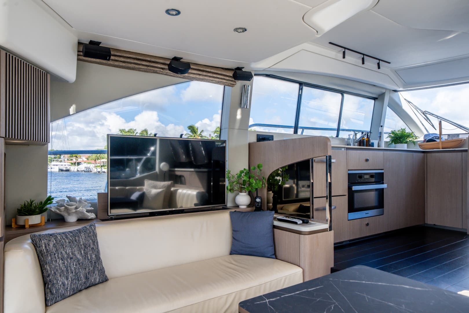 2022 Azimut 50 Fly — photo 25