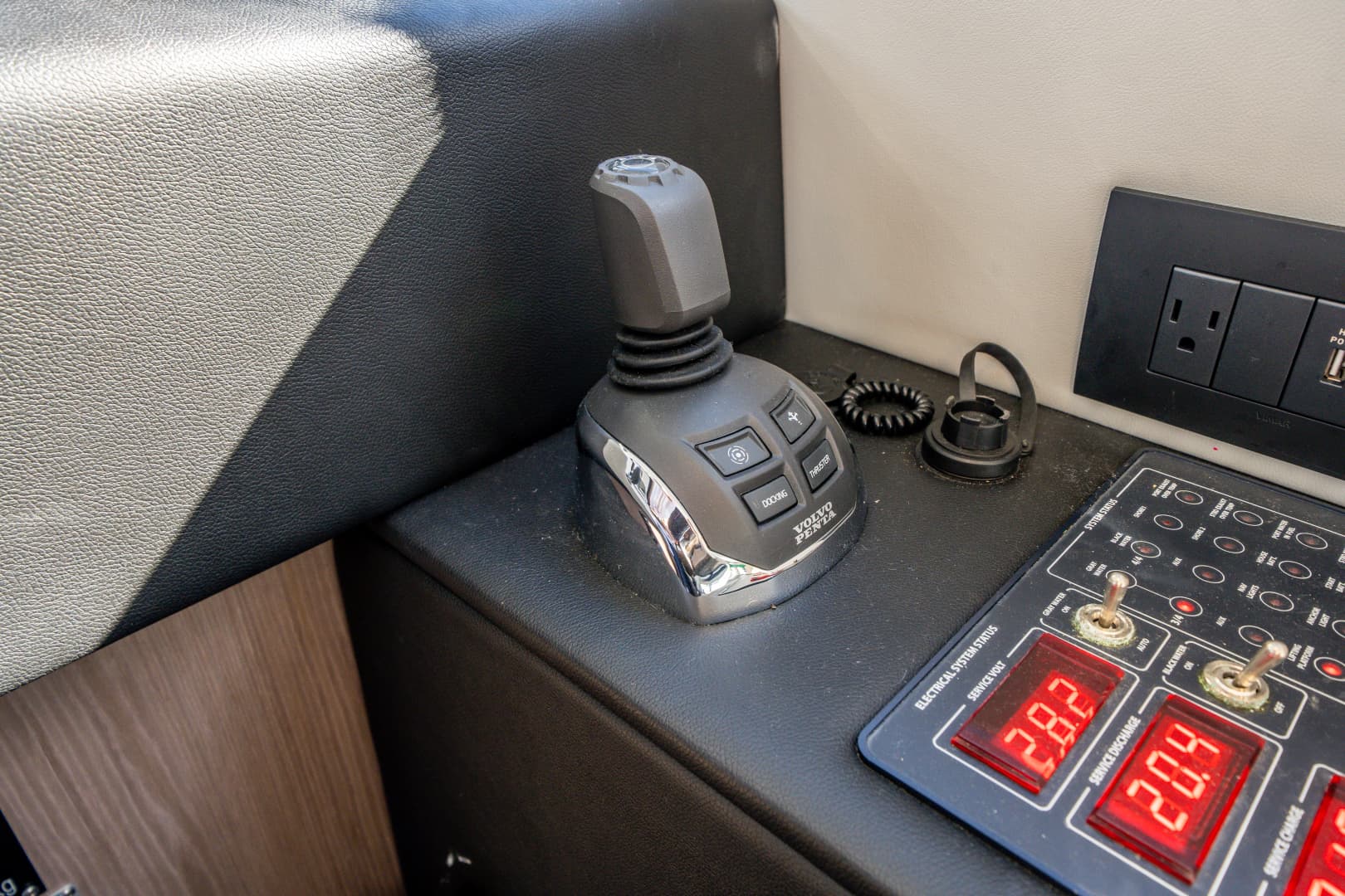 2022 Azimut 50 Fly — photo 33