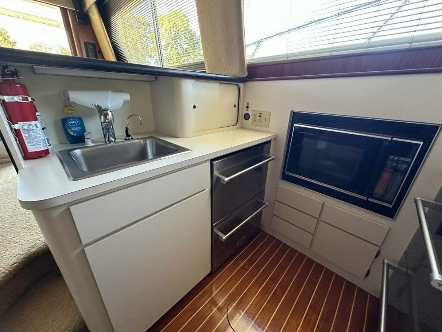 1988 Hatteras Convertible — photo 17