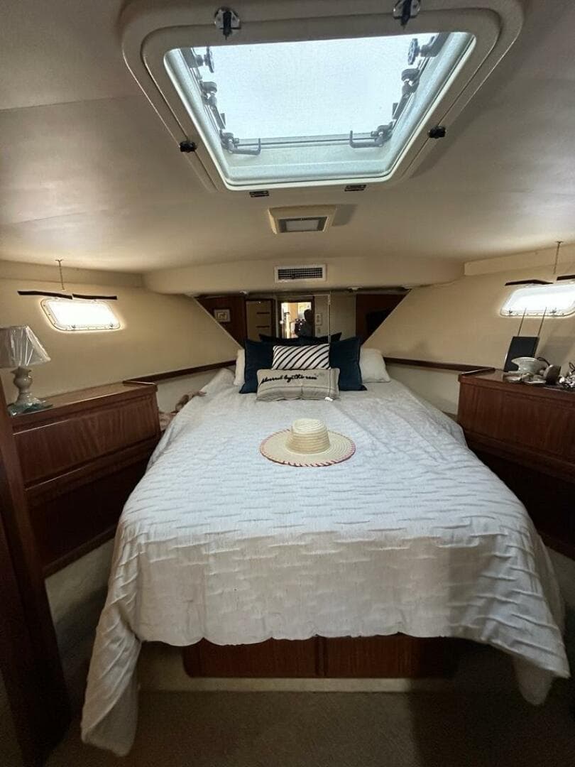 1988 Hatteras Convertible — photo 19