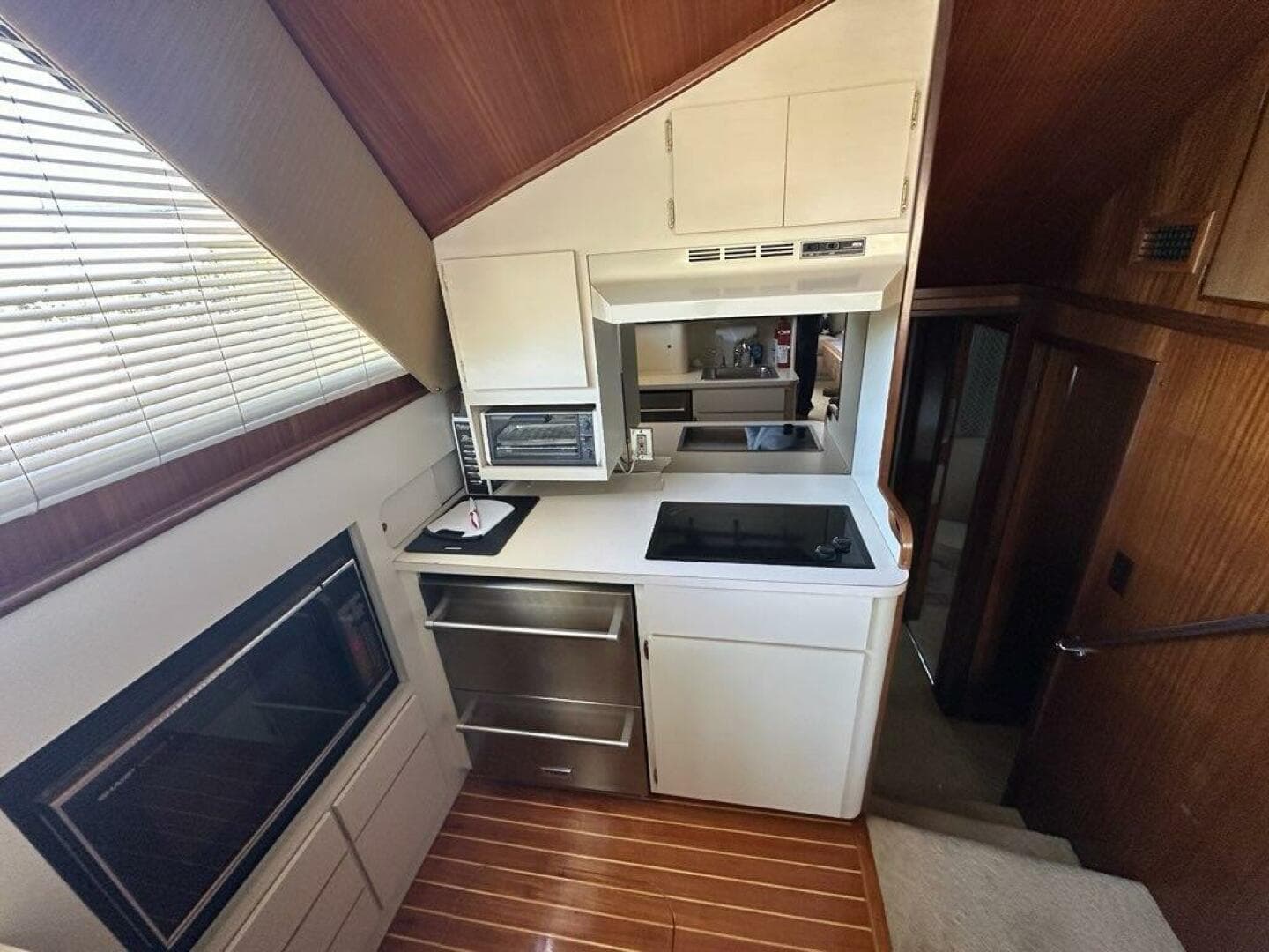 1988 Hatteras Convertible — photo 15