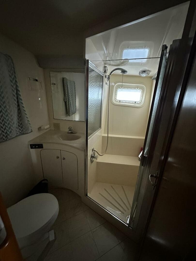 1988 Hatteras Convertible — photo 29