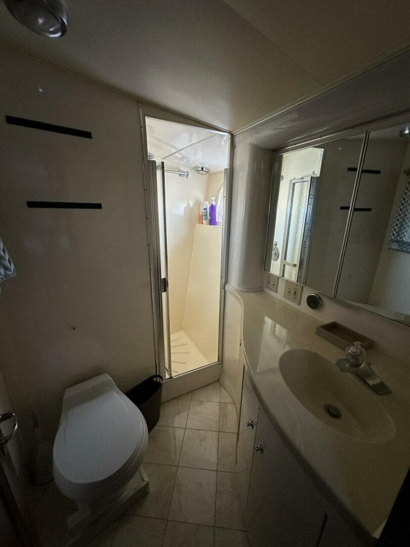 1988 Hatteras Convertible — photo 23