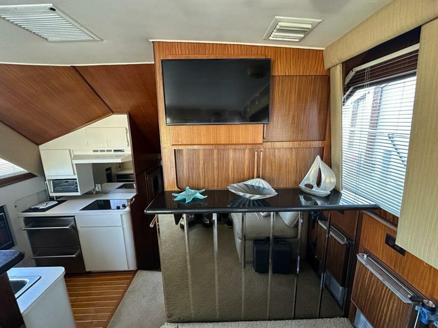 1988 Hatteras Convertible — photo 13