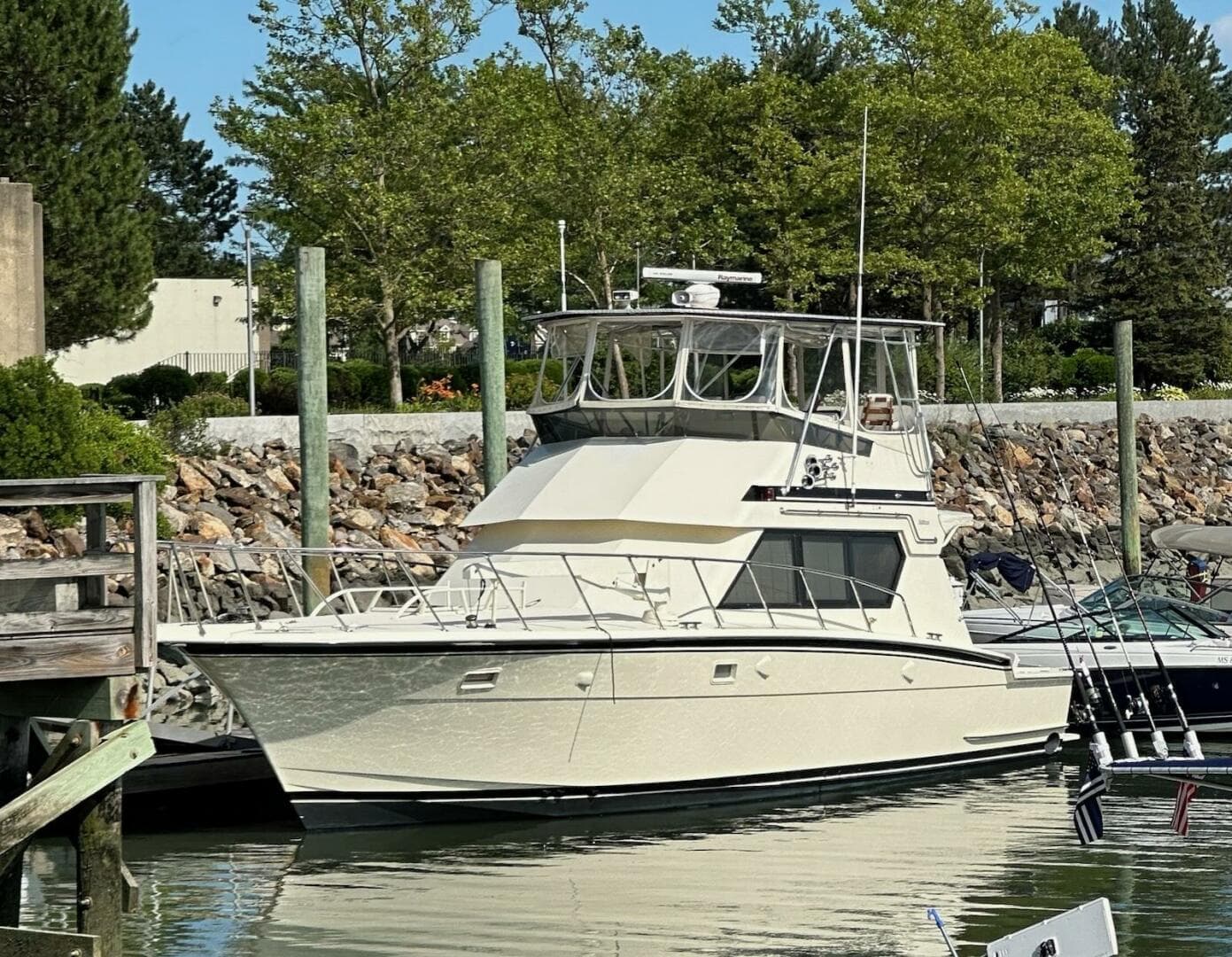 1988 Hatteras Convertible — photo 2