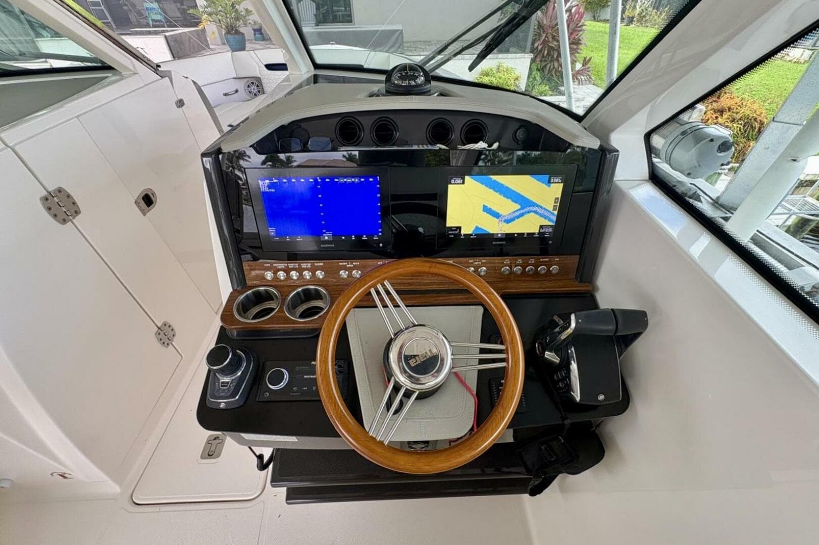 2024 Tiara Sport 34 LX — photo 16