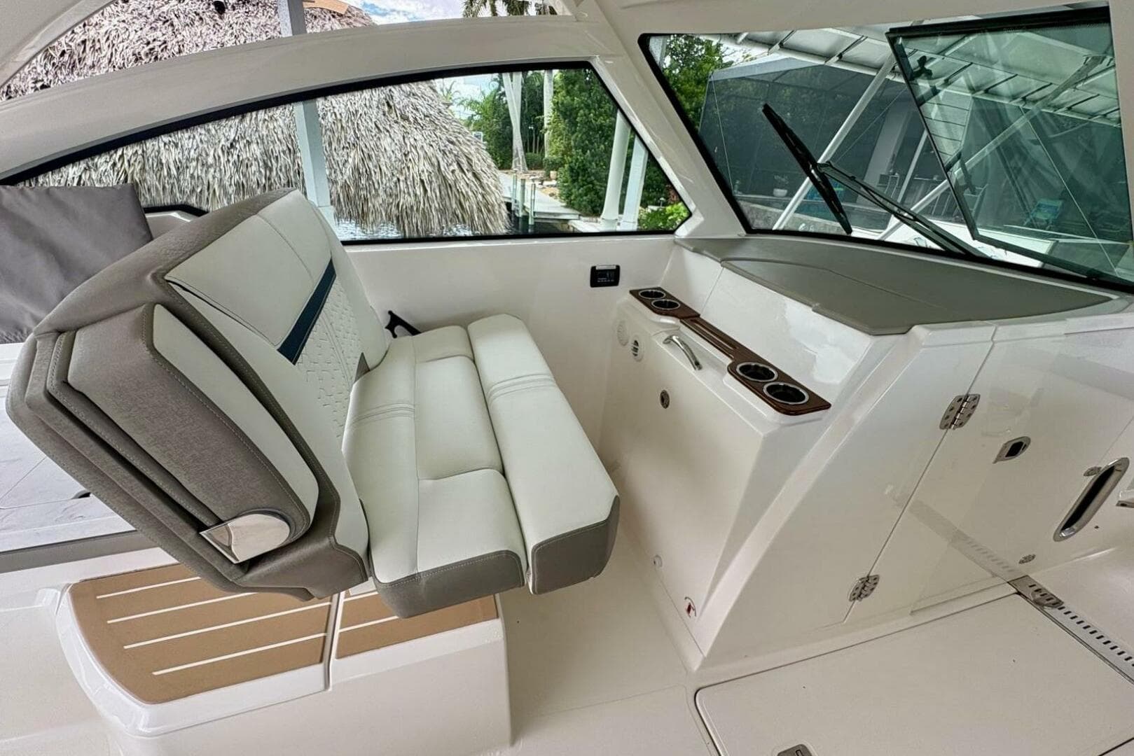 2024 Tiara Sport 34 LX — photo 13