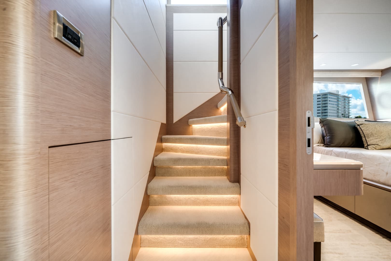 2022 Ocean Alexander 32 L — photo 38