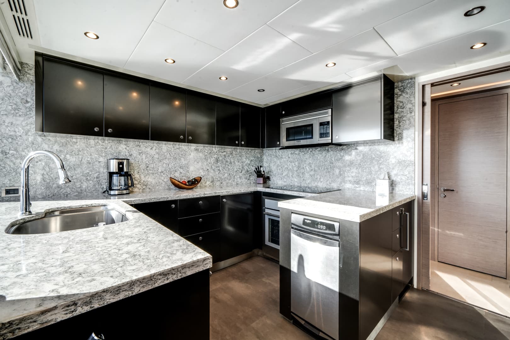 2022 Ocean Alexander 32 L — photo 21