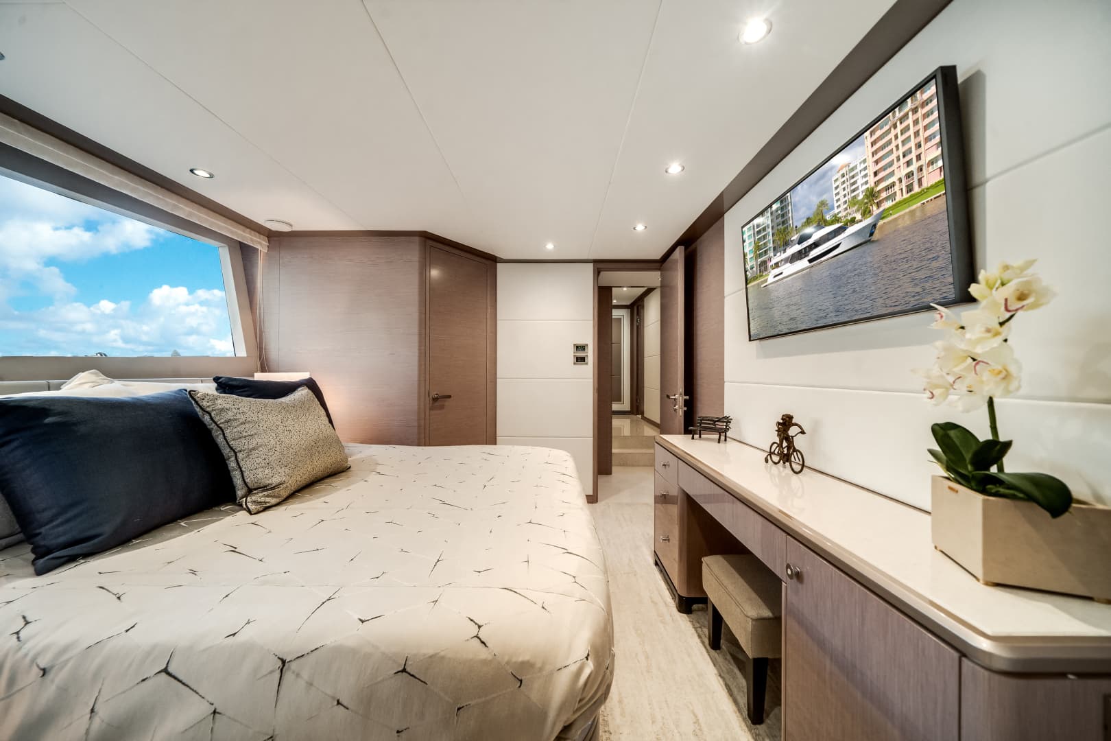 2022 Ocean Alexander 32 L — photo 42