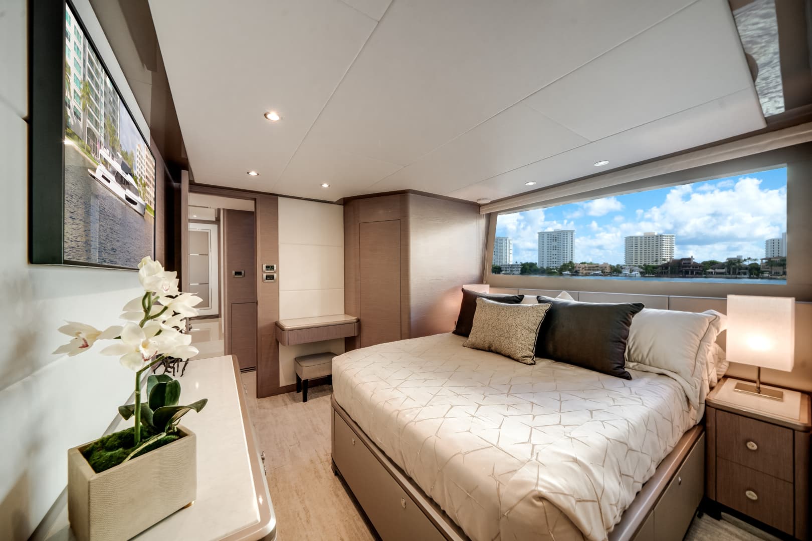 2022 Ocean Alexander 32 L — photo 45