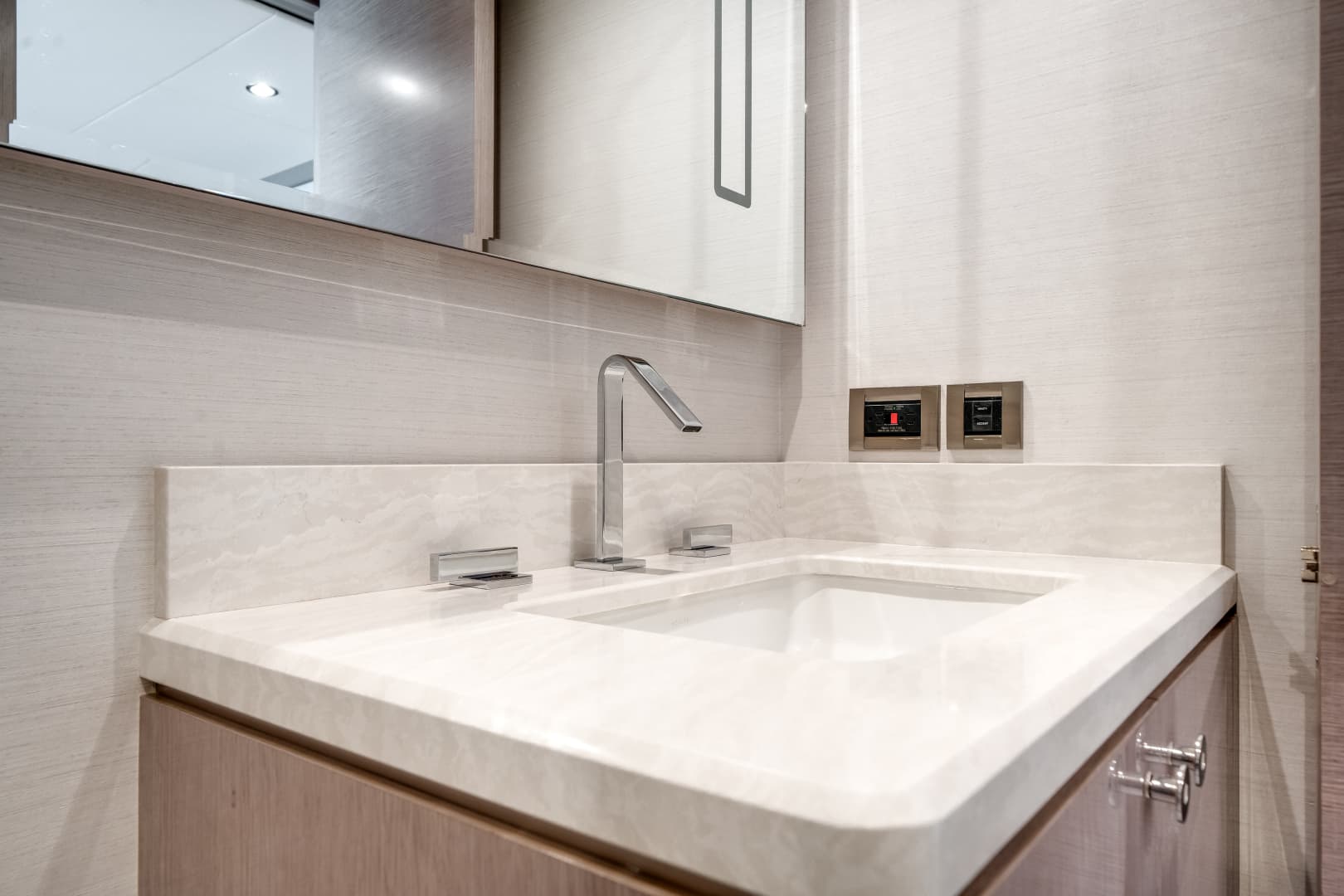 2022 Ocean Alexander 32 L — photo 47