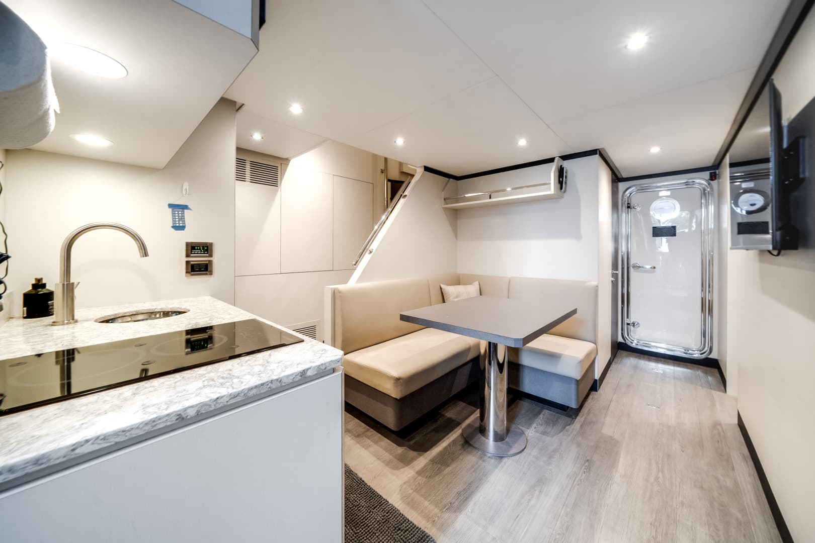 2022 Ocean Alexander 32 L — photo 81