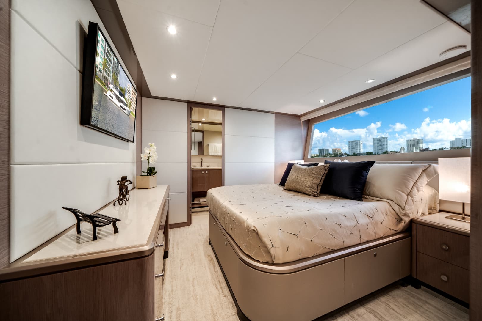 2022 Ocean Alexander 32 L — photo 41