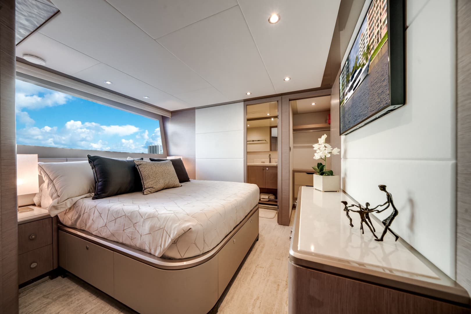 2022 Ocean Alexander 32 L — photo 44