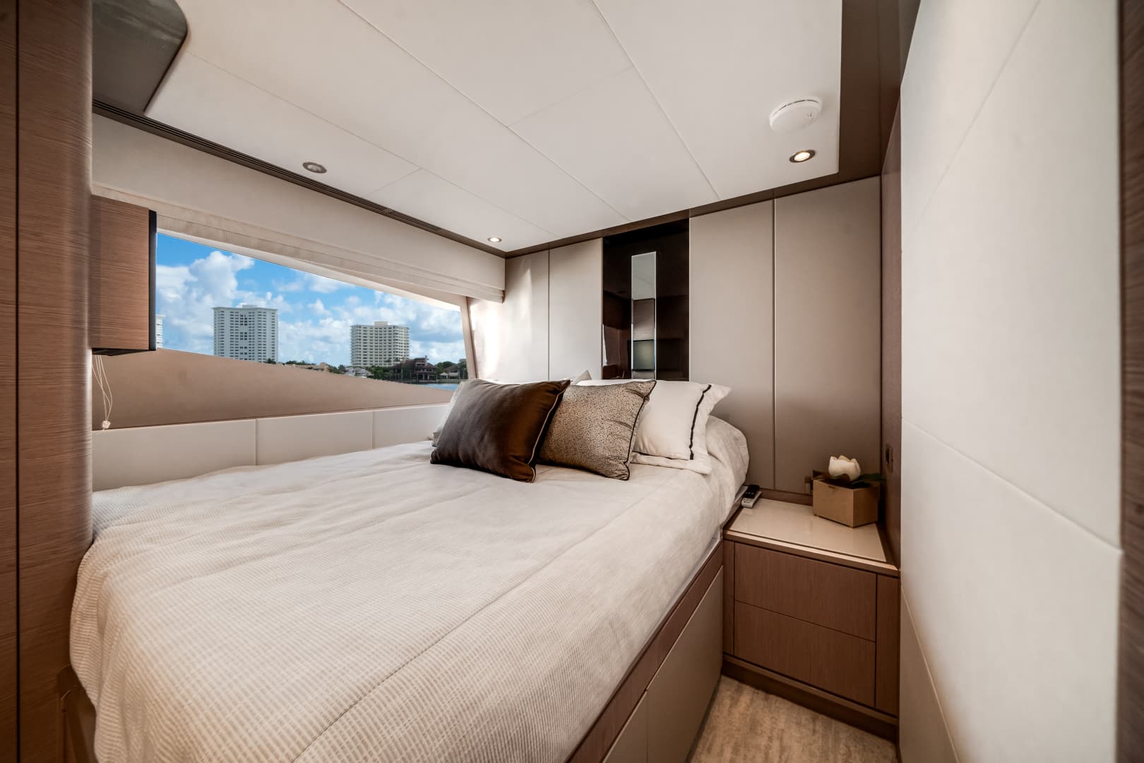 2022 Ocean Alexander 32 L — photo 52