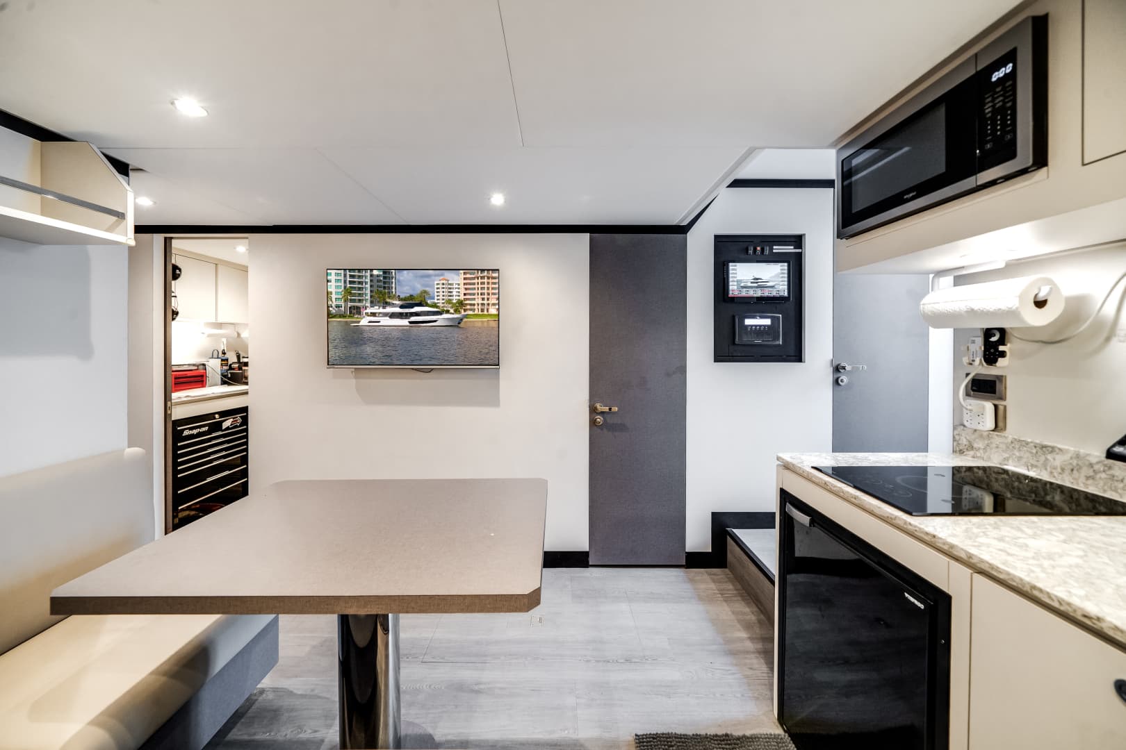 2022 Ocean Alexander 32 L — photo 83