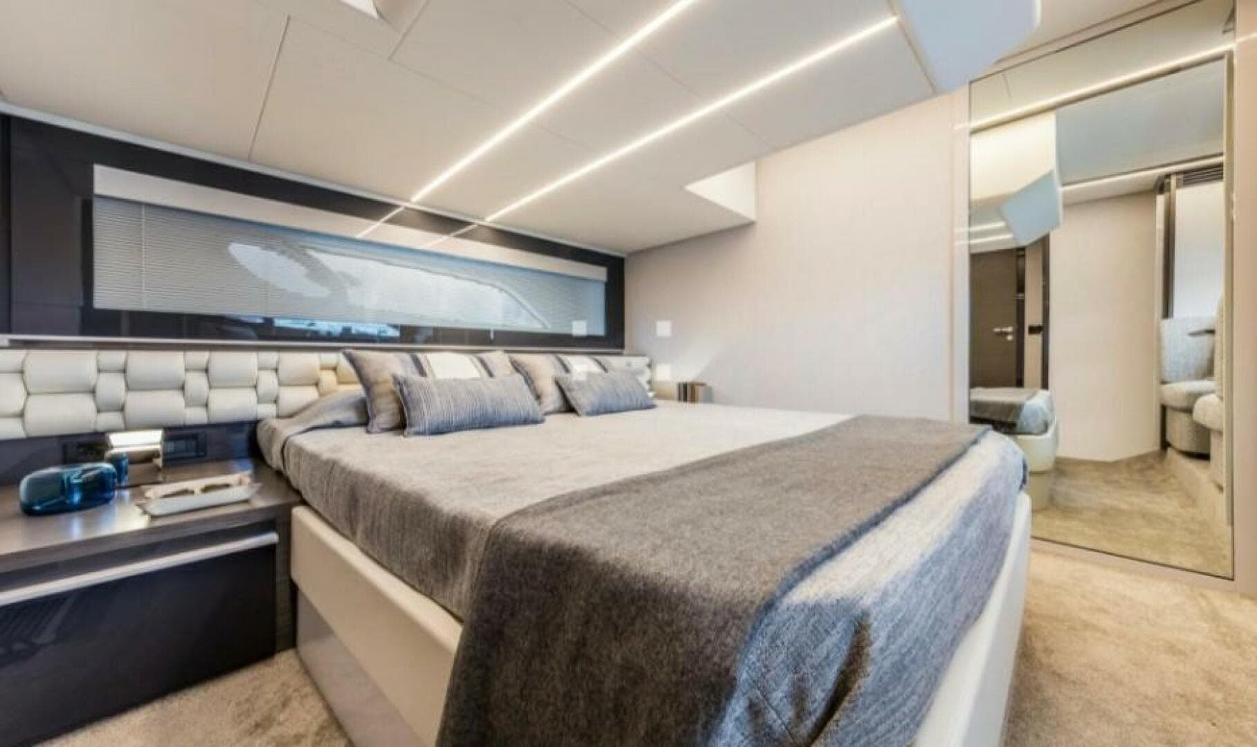 2019 Pershing 5X — photo 3